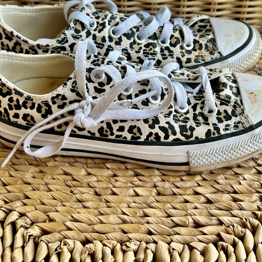 Kids Converse size 1